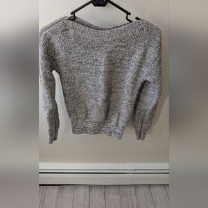 Gap Women's Cute pullover grey crewneck sweater. Size XS